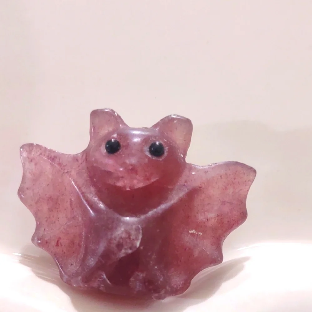 Bat Carving Strawberry Quartz 1inch By 1.5 Inch Has Flaws - Picture 1 of 12